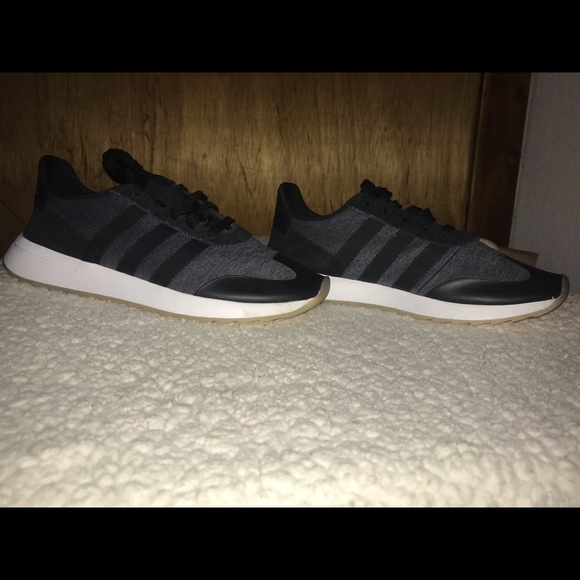 Shoes - Picture 4 of 4